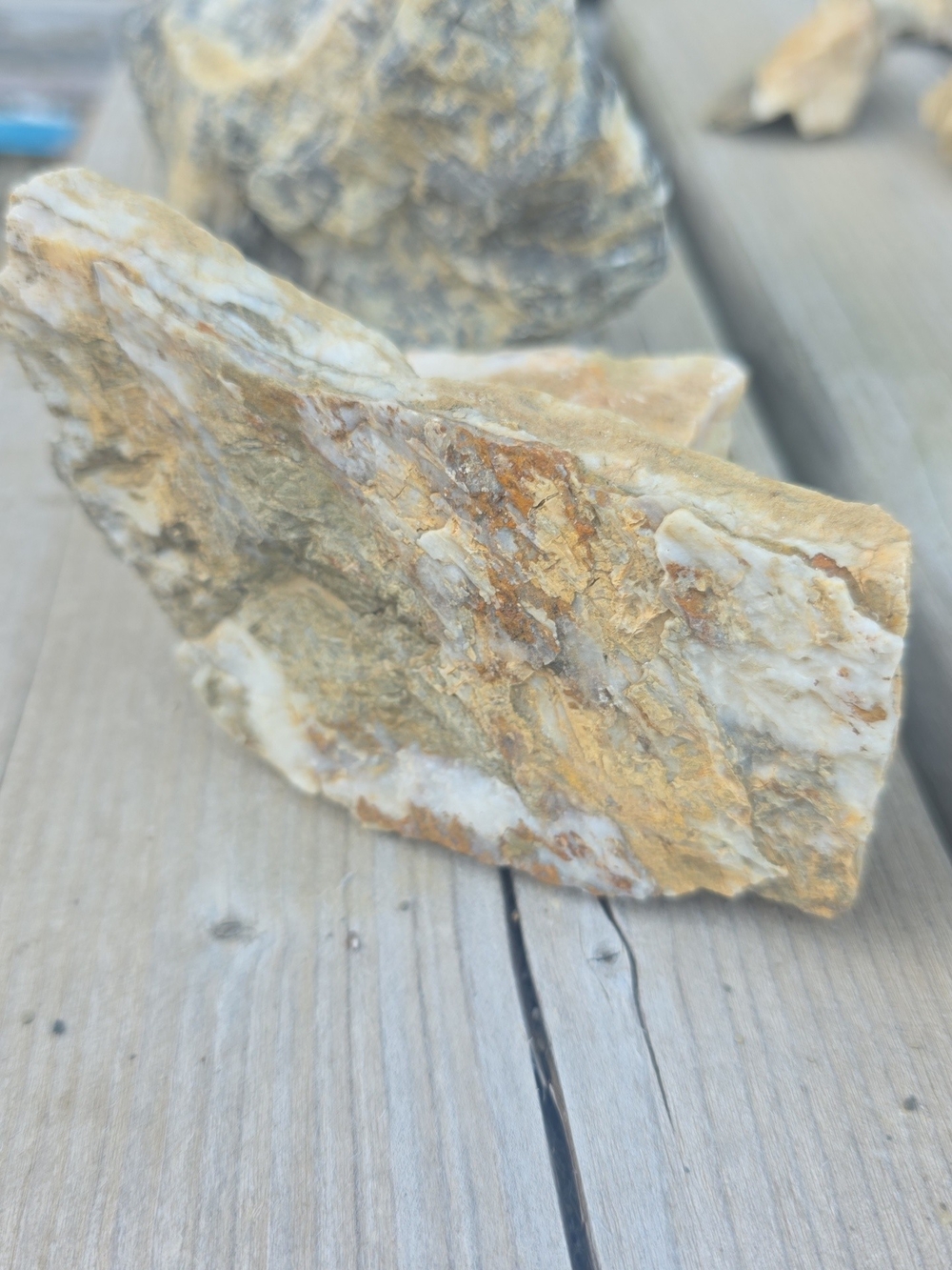 Decorative Quartzite Accent Stone - Cream and Gold Tones